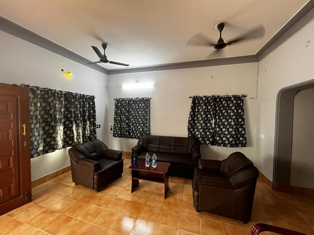 Madura Homestay - Gorgeous Home With 2Bhk 5 Minutes From Nh44 Madurai Exteriér fotografie